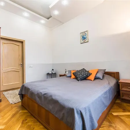 Apartment Lev Tolstoy